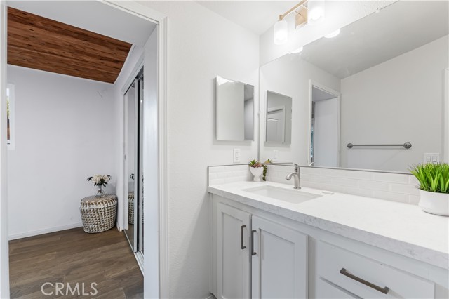 Detail Gallery Image 13 of 21 For 10799 Sherman Grove Ave #84,  Sunland,  CA 91040 - 1 Beds | 1 Baths