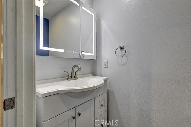 Detail Gallery Image 17 of 37 For 1568 W Artesia Square #E,  Gardena,  CA 90248 - 2 Beds | 2/1 Baths