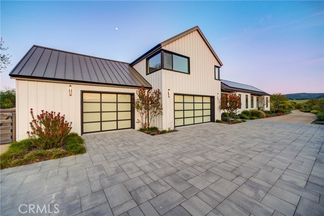 Detail Gallery Image 8 of 75 For 280 Jespersen Ln, San Luis Obispo,  CA 93401 - 5 Beds | 7/1 Baths