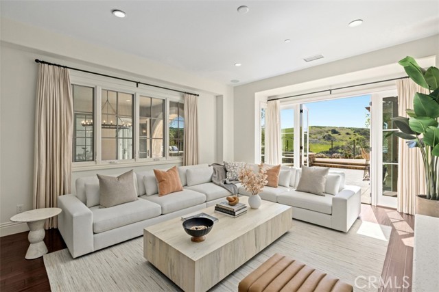 Detail Gallery Image 15 of 45 For 39 Pacific Mist, Newport Coast,  CA 92657 - 6 Beds | 6/1 Baths