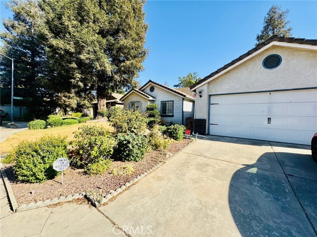 Detail Gallery Image 5 of 26 For 4189 W Providence Ave, Fresno,  CA 93722 - 3 Beds | 2 Baths