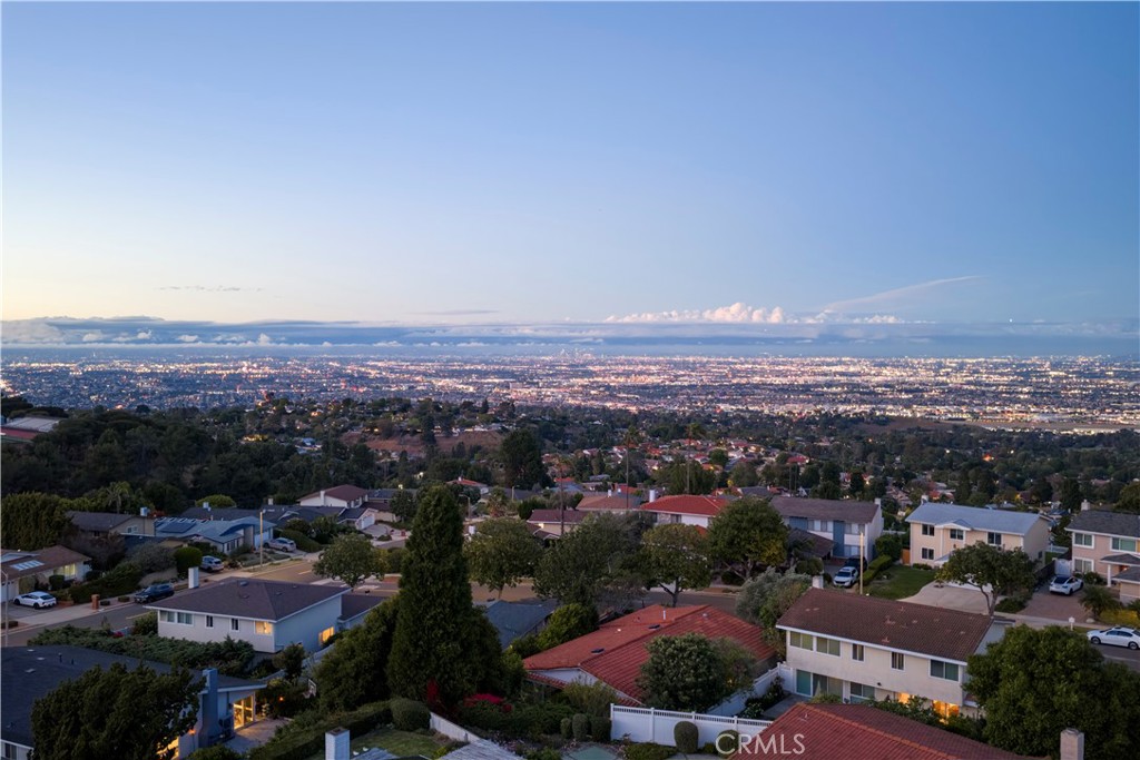 https://media.crmls.org/medias/a1a5c968-f96b-4637-90f9-84b51c753e68.jpg?preset=X-Large