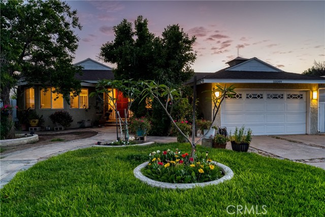10049 Langdon, Mission Hills (San Fernando) CA: https://media.crmls.org/medias/a1a5ce76-ca0b-4049-875a-7a5e37446aa1.jpg