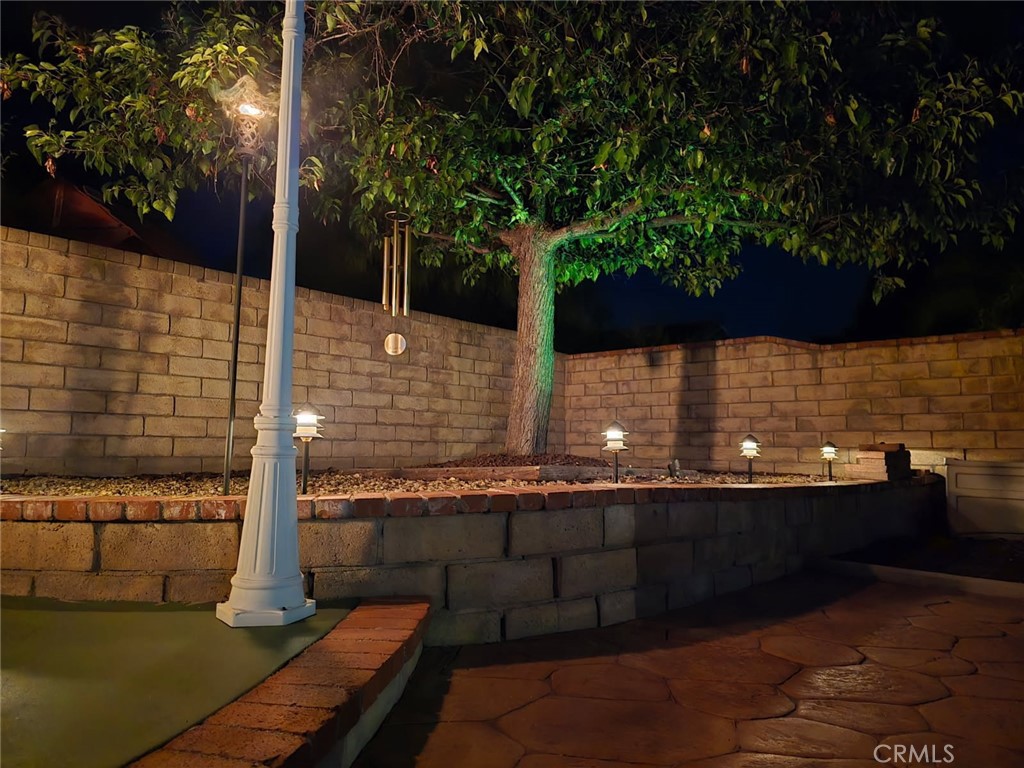 https://media.crmls.org/medias/a1a5e4be-6d50-4bc9-8d56-08662ca56552.jpg?preset=X-Large