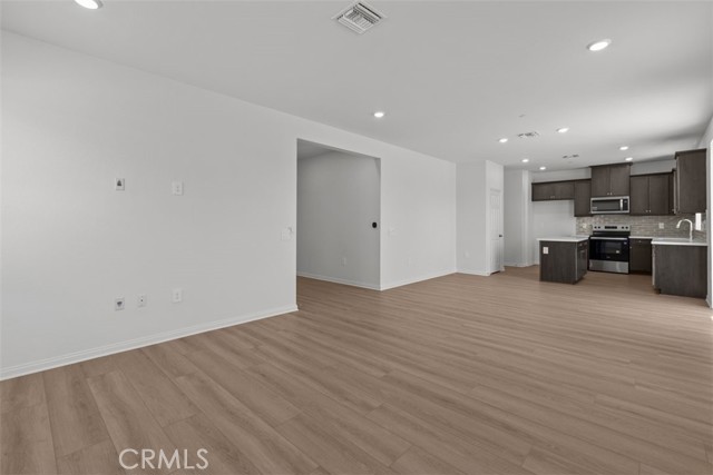 27071 Kodiak Court, Menifee CA: https://media.crmls.org/medias/a1a6bbec-6749-4f29-a189-6df094fed652.jpg