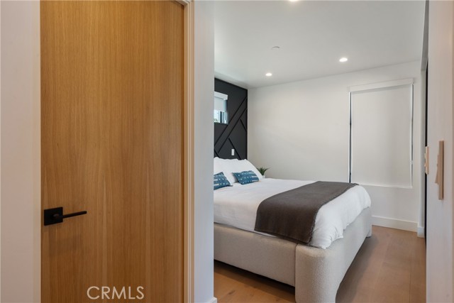 Detail Gallery Image 19 of 64 For 521 1/2 Iris Ave, Corona Del Mar,  CA 92625 - 2 Beds | 2/1 Baths