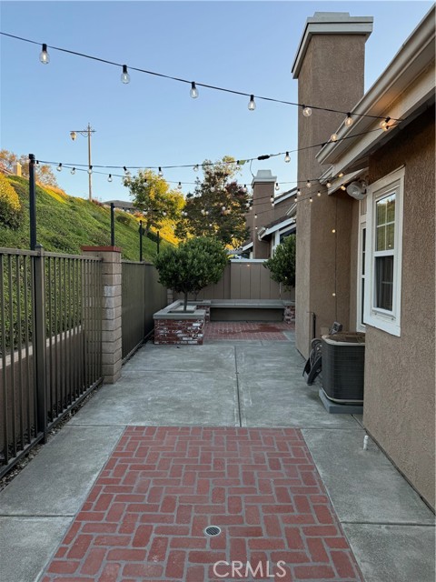 6118 E Garnet Circle, Anaheim CA: https://media.crmls.org/medias/a1a783a6-6cd5-4aac-97df-acb173d38961.jpg