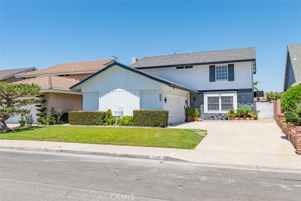 5201 Del Serra Circle