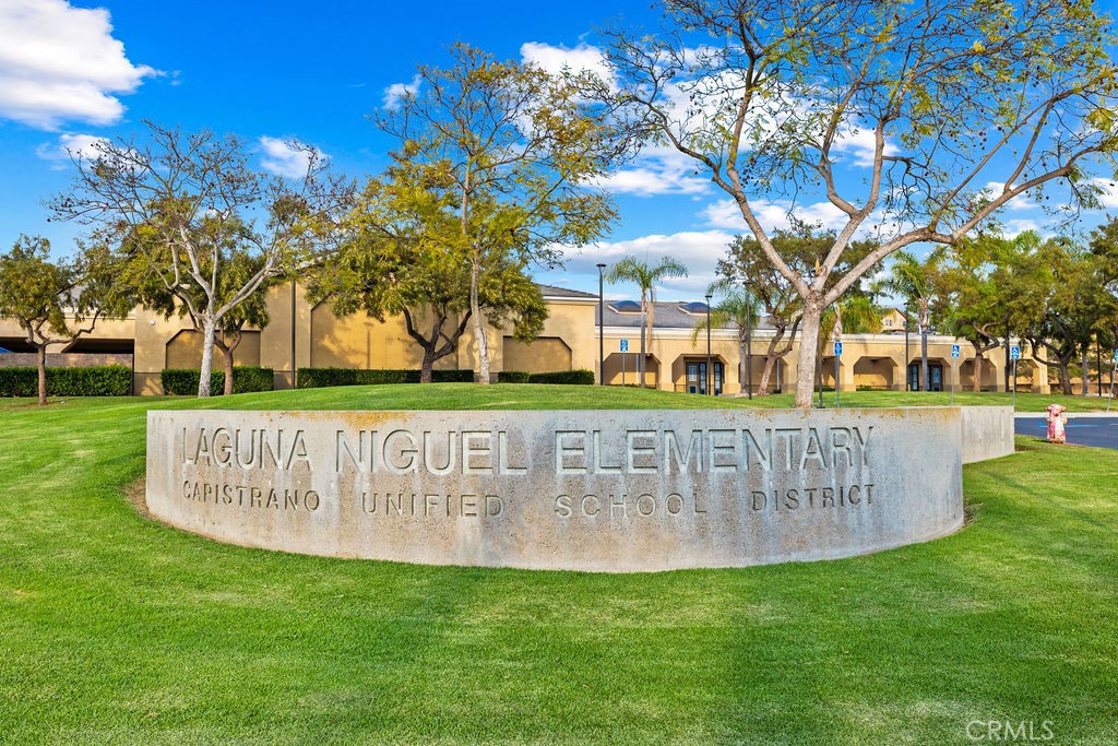 https://media.crmls.org/medias/a1a83853-db47-4b8b-883d-a1e3f4868889.jpg?preset=X-Large