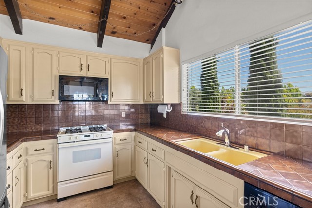 Detail Gallery Image 10 of 57 For 507 Platino Ln, Arroyo Grande,  CA 93420 - 3 Beds | 2 Baths