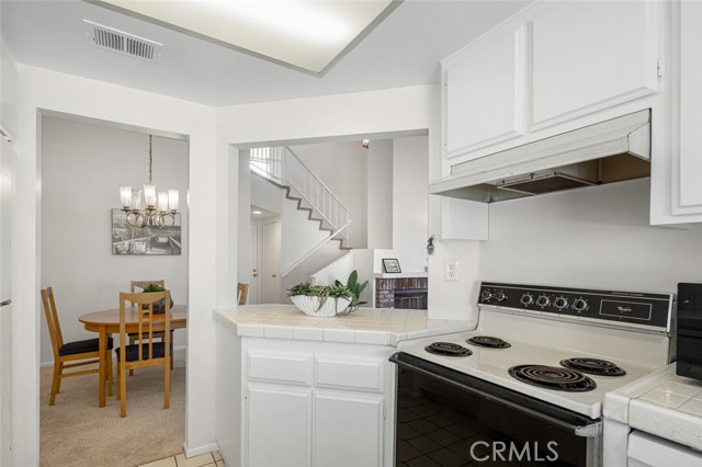 527 N Dartmouth Way, Anaheim CA: https://media.crmls.org/medias/a1a8ce8b-b6ed-476b-9449-6994680f0ea8.jpg