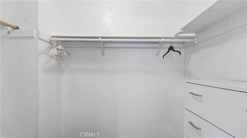 https://media.crmls.org/medias/a1a94eea-32c6-44b1-99a7-975c2f610321.jpg?preset=X-Large