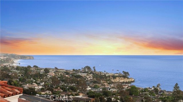 Detail Gallery Image 2 of 44 For 11 N Vista De Catalina, Laguna Beach,  CA 92651 - 4 Beds | 2/1 Baths