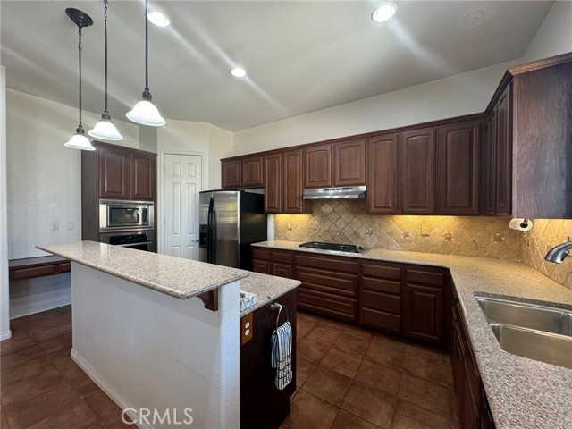 Detail Gallery Image 9 of 29 For 39161 Shree Rd, Temecula,  CA 92591 - 4 Beds | 3/1 Baths