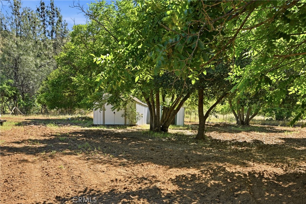 https://media.crmls.org/medias/a1aad228-0bff-4f4d-8693-8602127be51b.jpg?preset=X-Large