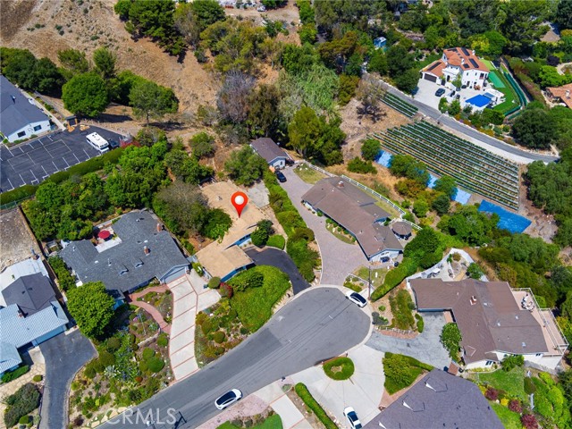 5046 Range Horse Lane, Rolling Hills Estates CA: https://media.crmls.org/medias/a1ab0be3-95e6-4fe1-a4bc-deab7621792c.jpg