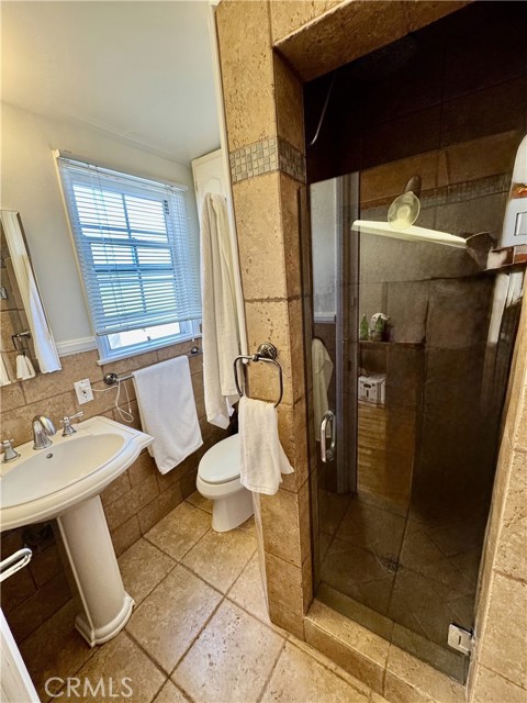 Detail Gallery Image 24 of 24 For 6552 Aqueduct Ave, Van Nuys,  CA 91406 - 3 Beds | 2/1 Baths