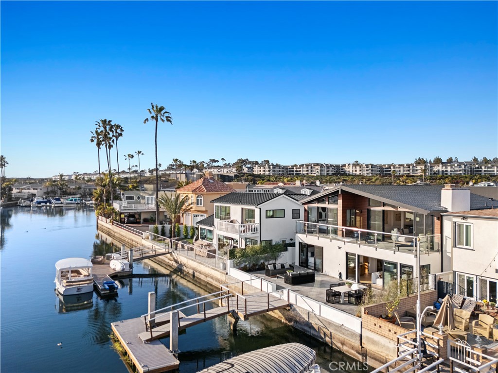 https://media.crmls.org/medias/a1ab4930-53b4-41cc-9860-7f70780dc92b.jpg?preset=X-Large