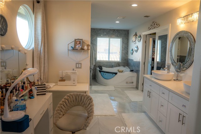 Detail Gallery Image 10 of 19 For 14464 Dove Canyon, Riverside,  CA 92503 - 4 Beds | 2/1 Baths