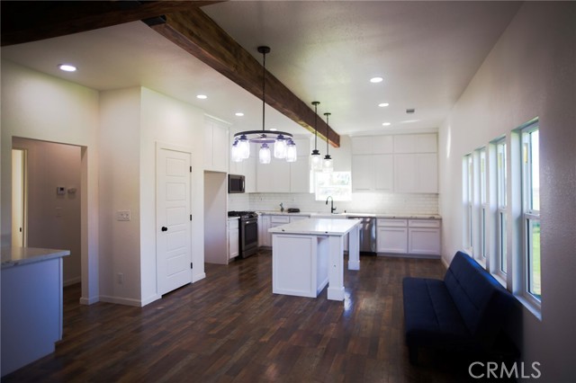 Detail Gallery Image 16 of 19 For 25143 Avenue 212, Lindsay,  CA 93247 - 3 Beds | 2/1 Baths