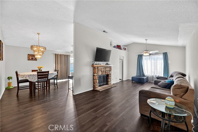 Detail Gallery Image 8 of 40 For 501 Presidents Ave, Hemet,  CA 92543 - 3 Beds | 2/1 Baths