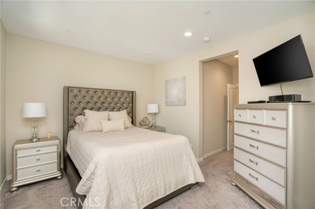 Detail Gallery Image 23 of 46 For 28511 Sparrow Way, Saugus,  CA 91350 - 5 Beds | 5 Baths