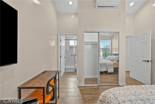 Detail Gallery Image 11 of 33 For 6920 1/2 Loma Verde, Canoga Park,  CA 91303 - 3 Beds | 3 Baths