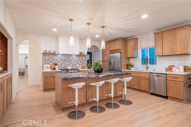 Detail Gallery Image 7 of 38 For 6325 Long St, Los Angeles,  CA 90043 - 3 Beds | 2 Baths