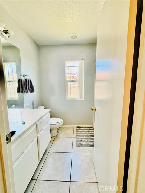 10506 Lee Avenue, Adelanto CA: https://media.crmls.org/medias/a1ad2a00-8828-4615-9bf3-e885987b6f9c.jpg