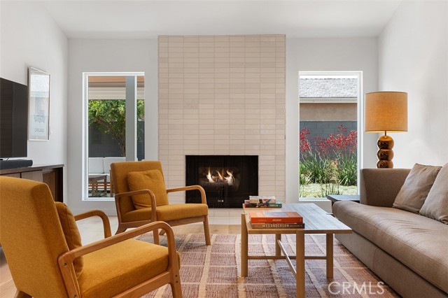 Detail Gallery Image 7 of 42 For 5607 Royer Ave, Woodland Hills,  CA 91367 - 4 Beds | 2 Baths