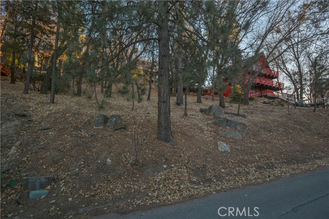 Detail Gallery Image 3 of 12 For 1411 Yosemite Dr, Lake Arrowhead,  CA 92352 - – Beds | – Baths