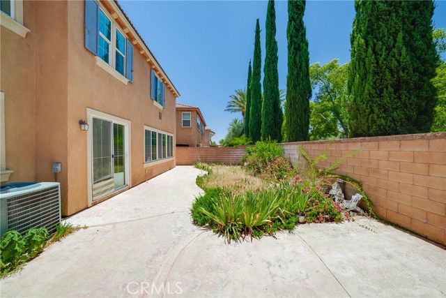5662 Galasso Avenue, Fontana CA: https://media.crmls.org/medias/a1ae0cb5-44a5-47de-98de-47298e9d0c41.jpg