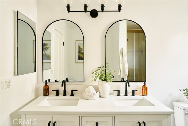 Detail Gallery Image 28 of 40 For 4800 Mary Ellen, Sherman Oaks,  CA 91423 - 3 Beds | 2 Baths