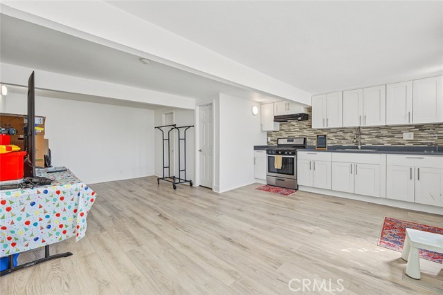10989 Mascarell Avenue photo 19