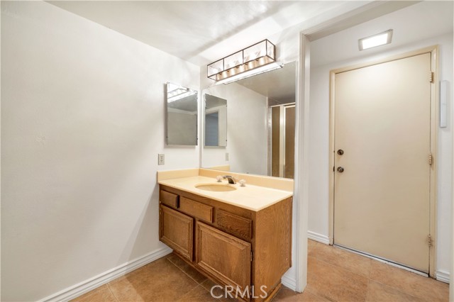 3944 Corte Cancion, Thousand Oaks CA: https://media.crmls.org/medias/a1b021b5-b065-4dd4-a650-f20de8730d6e.jpg