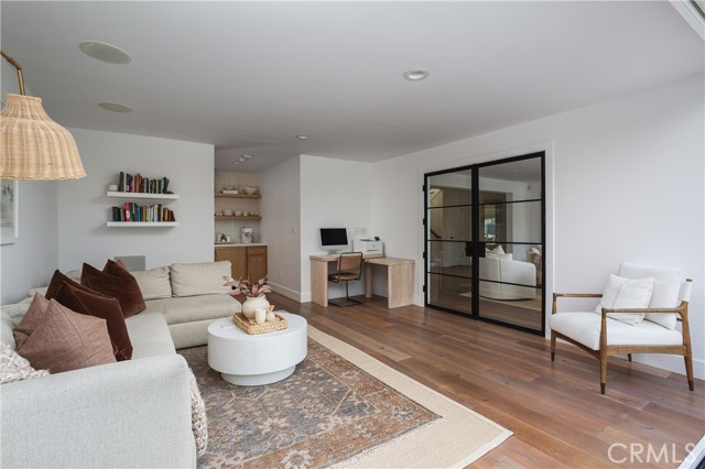 Detail Gallery Image 6 of 31 For 1700 Highland Dr, Newport Beach,  CA 92660 - 5 Beds | 6/1 Baths