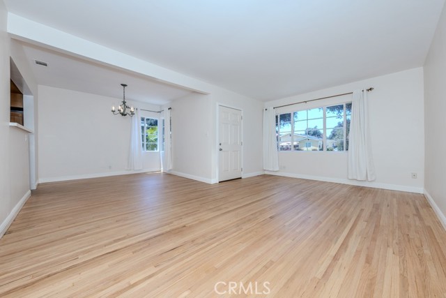 210 N Alberta Place, Fullerton CA: https://media.crmls.org/medias/a1b12e2f-8bfa-47bc-af76-94f790a178c5.jpg