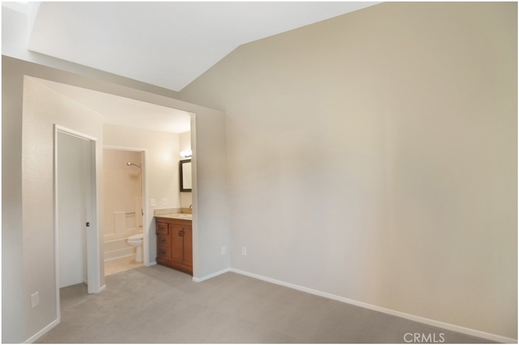 MLS #OC25246188 image #13