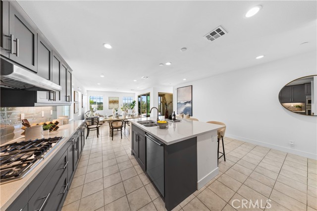 1928 Aliso Canyon Drive, Lake Forest CA: https://media.crmls.org/medias/a1b21484-7db3-4dd8-96b1-5020257989eb.jpg