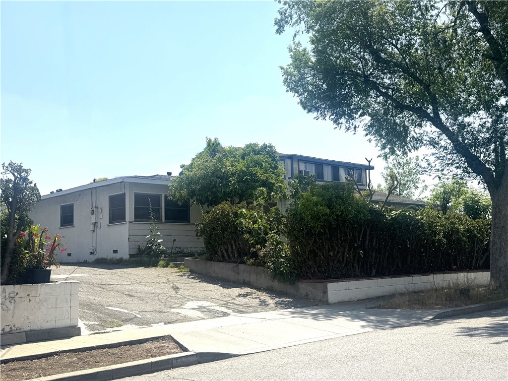 132 W Norwood Place