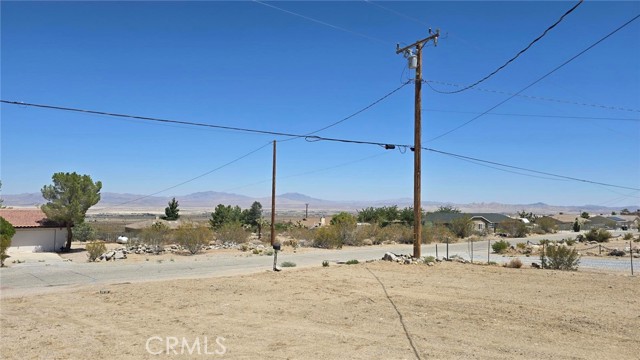 Detail Gallery Image 6 of 10 For 32673 Zircon Rd, Lucerne Valley,  CA 92356 - 3 Beds | 1 Baths