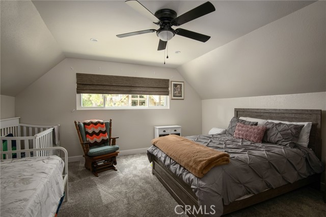 27843 Peninsula N Drive, Lake Arrowhead CA: https://media.crmls.org/medias/a1b4ee57-06b4-4ebb-ad9a-1cedae75840d.jpg