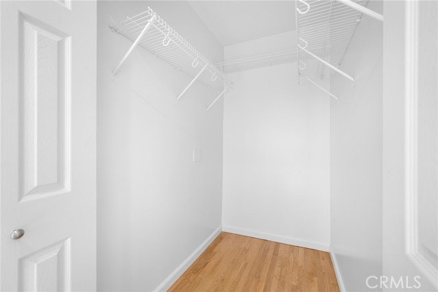 Detail Gallery Image 25 of 34 For 17429 Burbank Bld, Encino,  CA 91316 - 3 Beds | 2 Baths