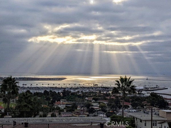 https://media.crmls.org/medias/a1b5144b-e75a-4086-85f5-0c854b49b684.jpg?preset=X-Large