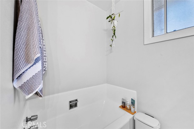 Detail Gallery Image 15 of 32 For 374 Carroll Park #1,  Long Beach,  CA 90814 - 2 Beds | 1 Baths