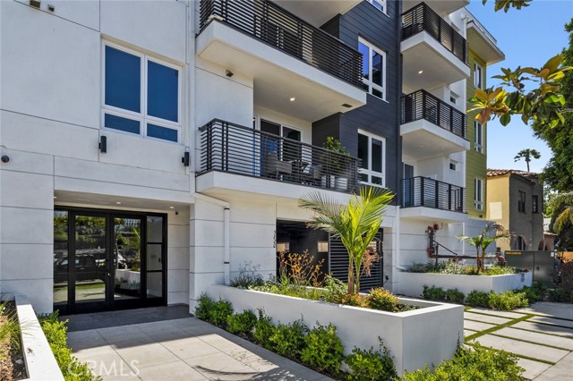Detail Gallery Image 21 of 34 For 5820 La Mirada Ave #403,  Hollywood,  CA 90038 - 2 Beds | 2 Baths