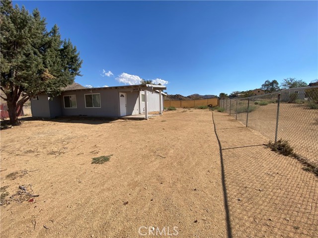 Detail Gallery Image 12 of 14 For 24729 Roxbury Rd a,  Apple Valley,  CA 92307 - 2 Beds | 2 Baths