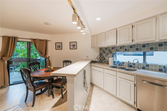 Detail Gallery Image 8 of 24 For 950 N Kings Rd #245,  West Hollywood,  CA 90069 - 1 Beds | 1 Baths