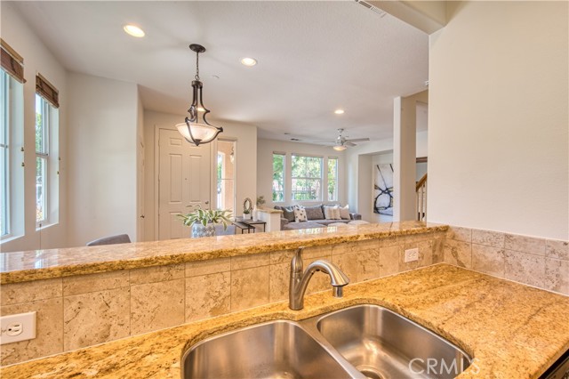 Detail Gallery Image 11 of 28 For 92 Trailing Vine, Irvine,  CA 92602 - 3 Beds | 2/1 Baths