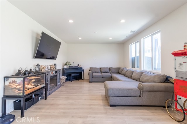 31058 Avenida Ramblas, Highland CA: https://media.crmls.org/medias/a1baa52f-d0a9-494b-8301-0e4b056b91cb.jpg